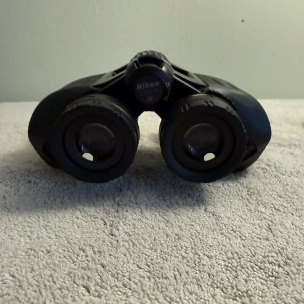 Nikon Action EX 8x40 Waterproof Binoculars with case - Picture 2 of 7